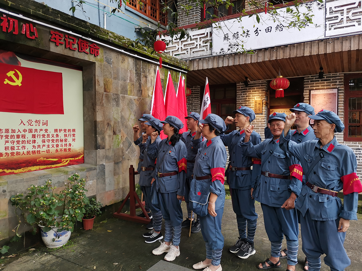 虹潤公司黨支部組織開展“尋找紅色足跡，牢記初心使命”主題黨日活動